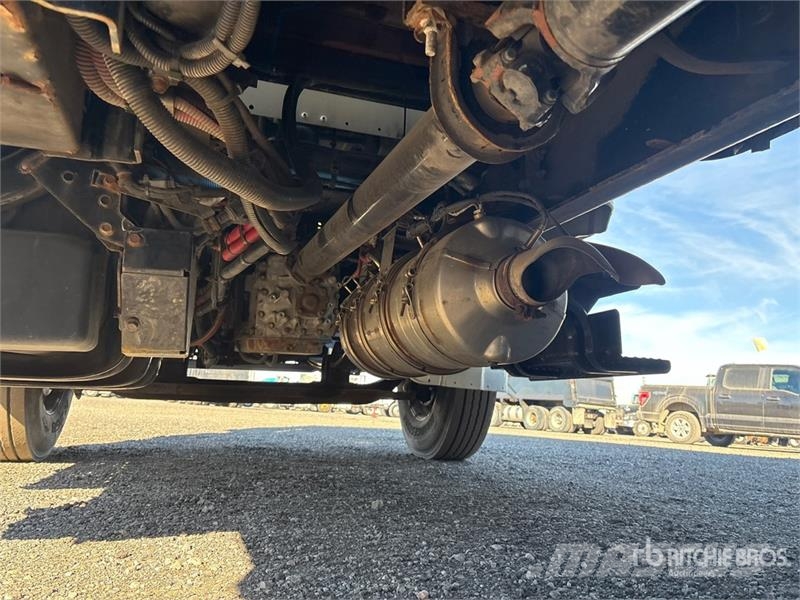 Freightliner M2 106 Temperature controlled trucks