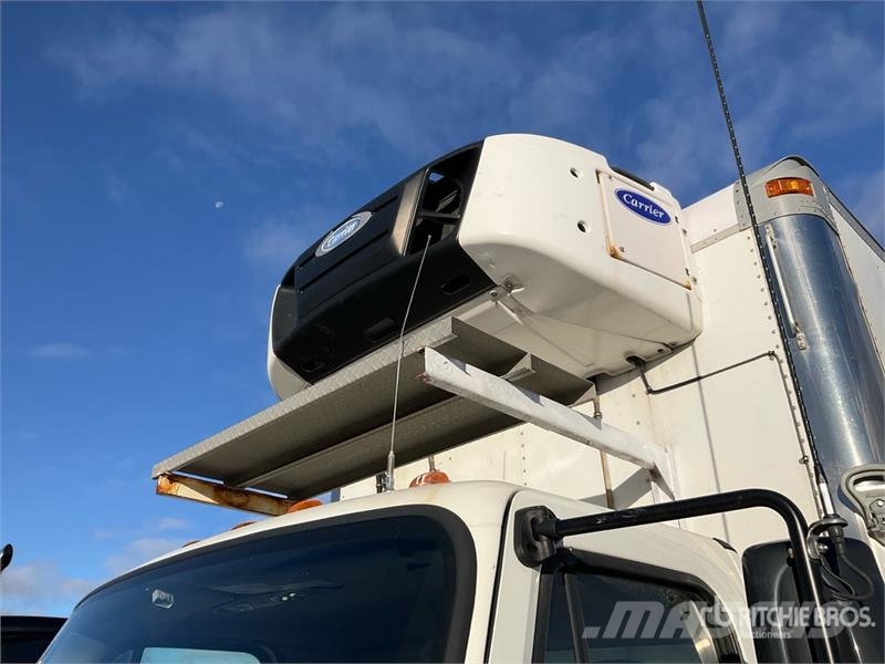 Freightliner M2 106 Грузовики-Рефрижераторы