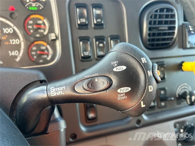 Freightliner M2 106 Isotermos y frigoríficos