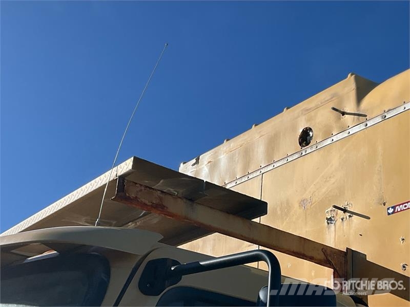 Freightliner M2 106 Sanduk kamioni