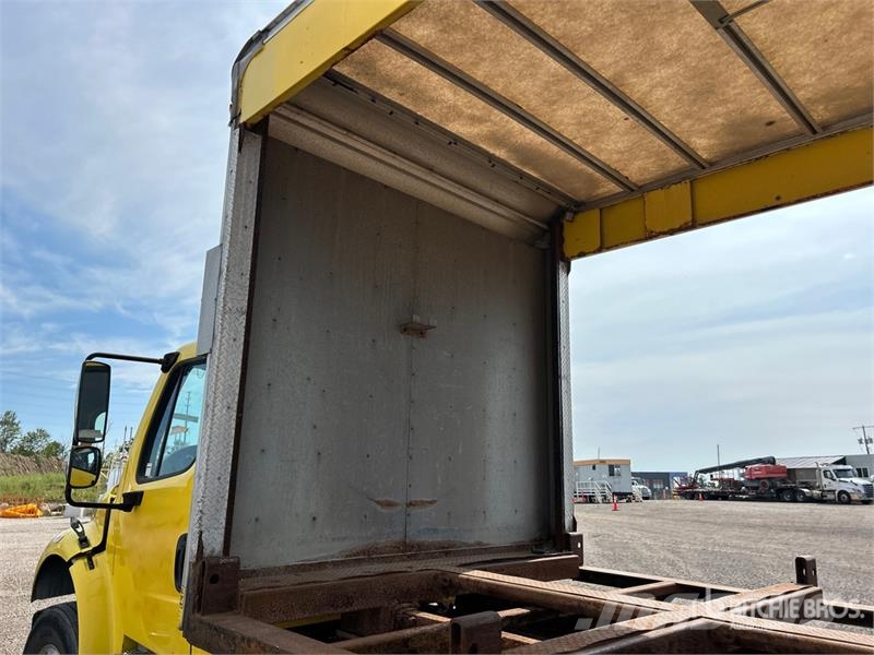 Freightliner M2 106 Other trucks