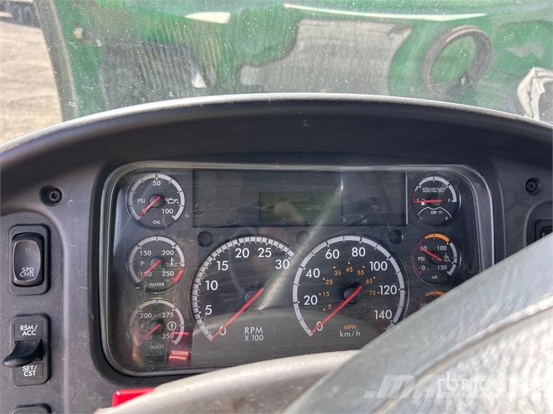 Freightliner M2 106 Hinausautot