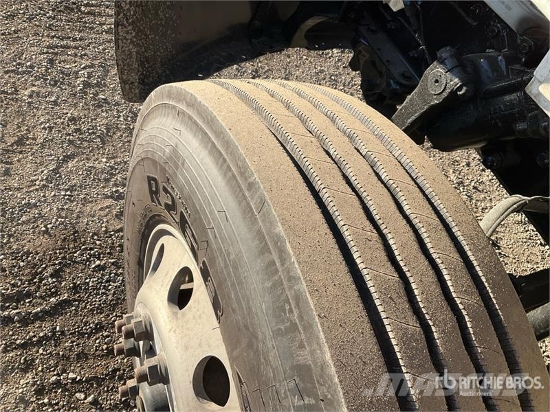 Freightliner M2 106 Грузовики-Рефрижераторы