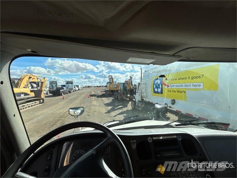 Freightliner M2 106 Camion dei rifiuti