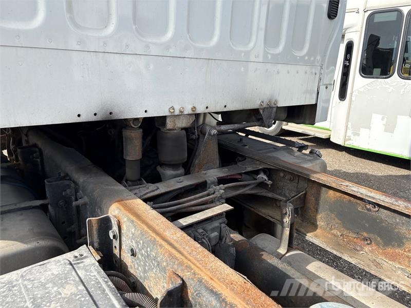 Freightliner M2 106 Cabinas