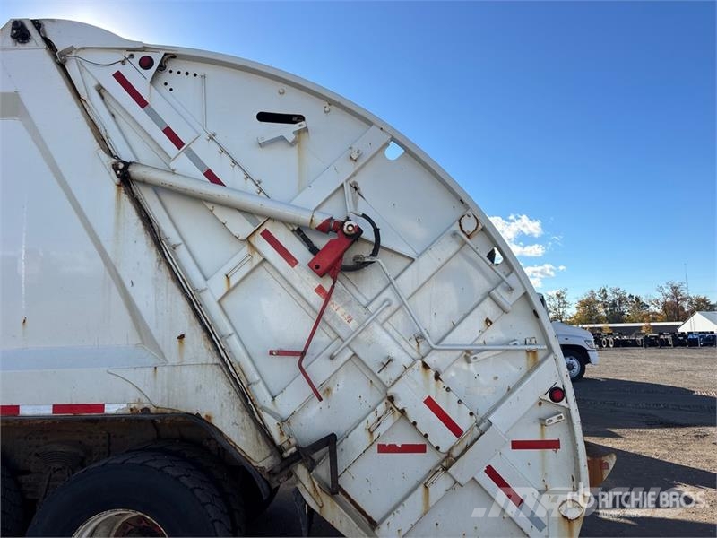 Freightliner M2 106 Kamioni za otpad