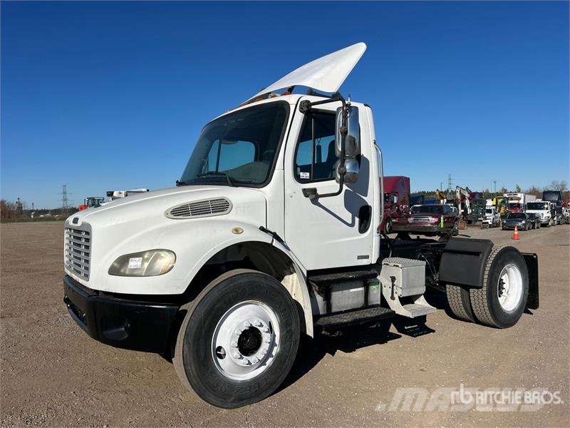 Freightliner M2 106 Nyergesvontatók