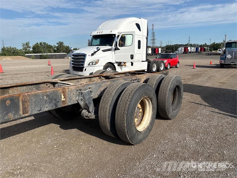 Freightliner M2 106 Cabinas