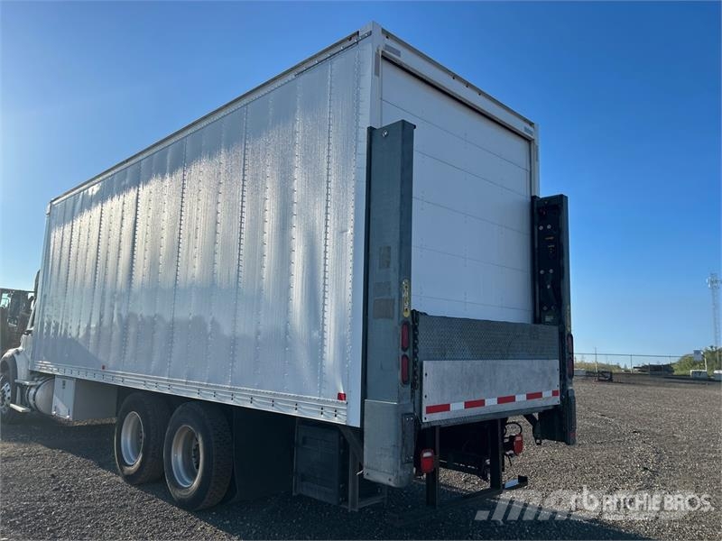 Freightliner M2 106 Isotermos y frigoríficos