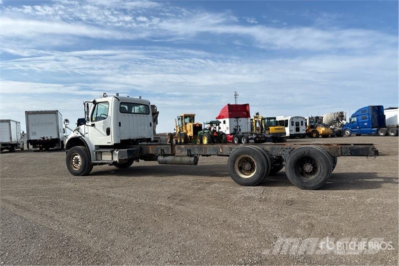 Freightliner M2 106 Cabinas