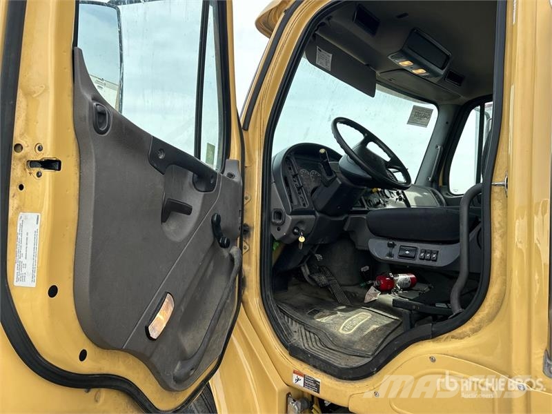 Freightliner M2 106 冷藏车