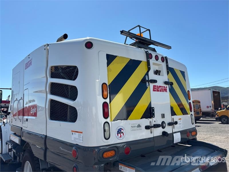 Freightliner M2 106 Прибиральні машини