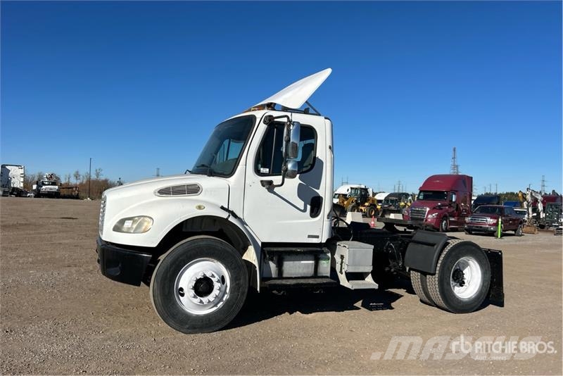 Freightliner M2 106 Nyergesvontatók