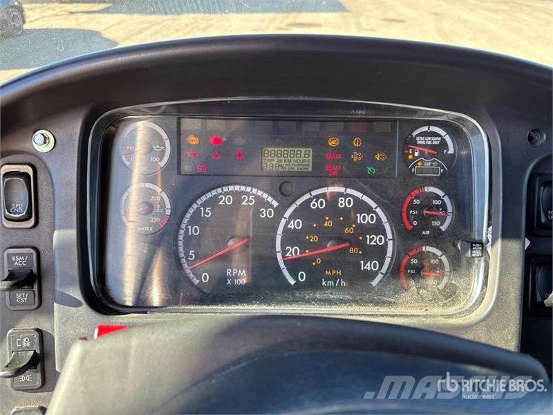 Freightliner M2 106 Pick up/Dropside