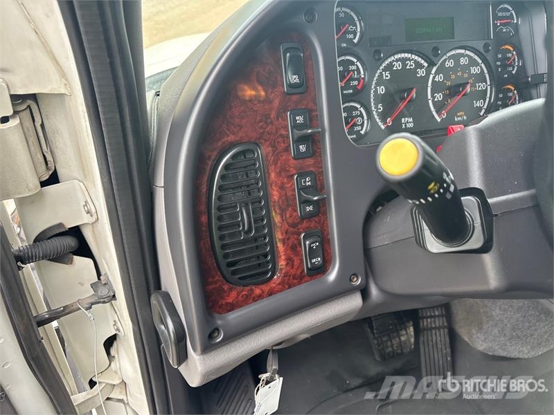 Freightliner M2 106 Camion dei rifiuti