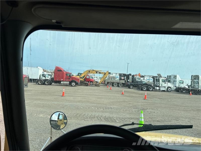 Freightliner M2 106 冷藏车