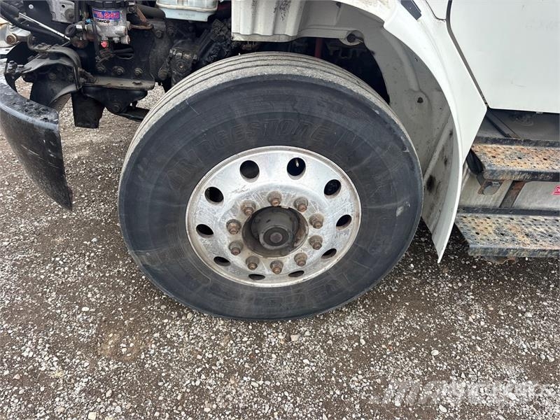 Freightliner M2 106 Рефрижератори