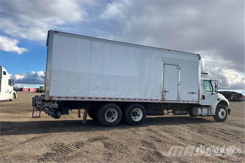 Freightliner M2 106 Camion a temperatura controllata