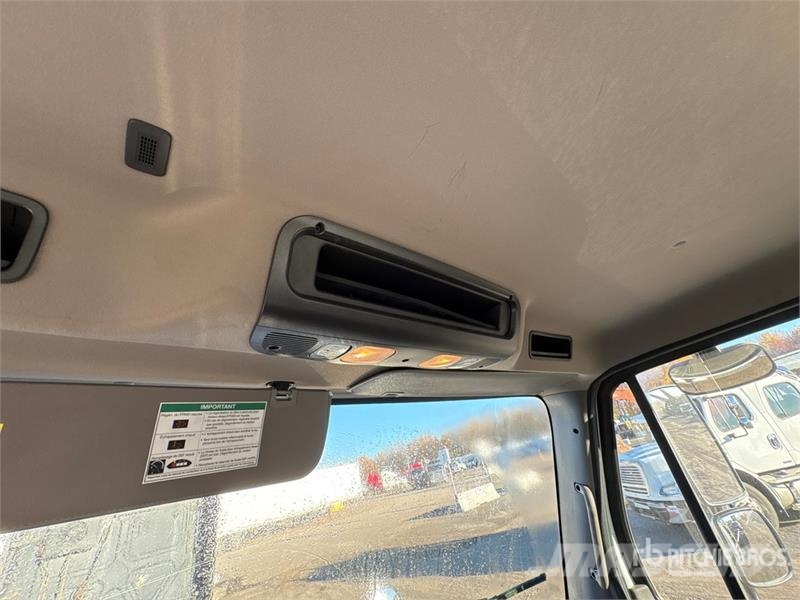 Freightliner M2 106 كابينة والداخلية