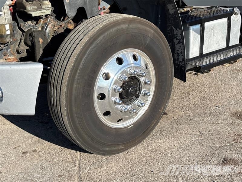 Freightliner M2 106 Sadulveokid
