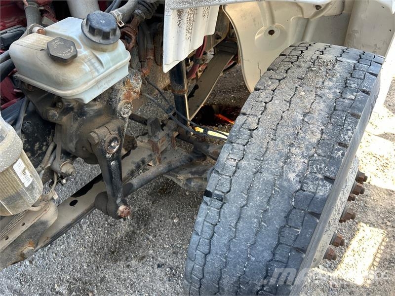 Freightliner M2 106 Recovery vehicles
