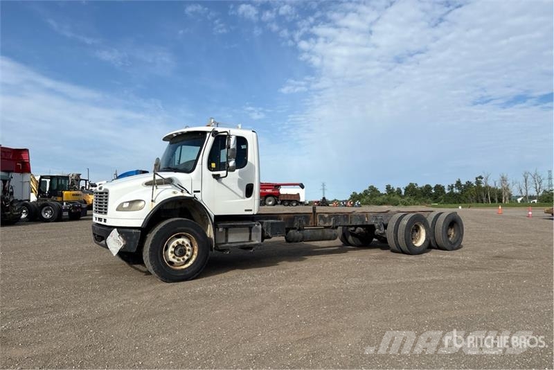 Freightliner M2 106 Cabinas