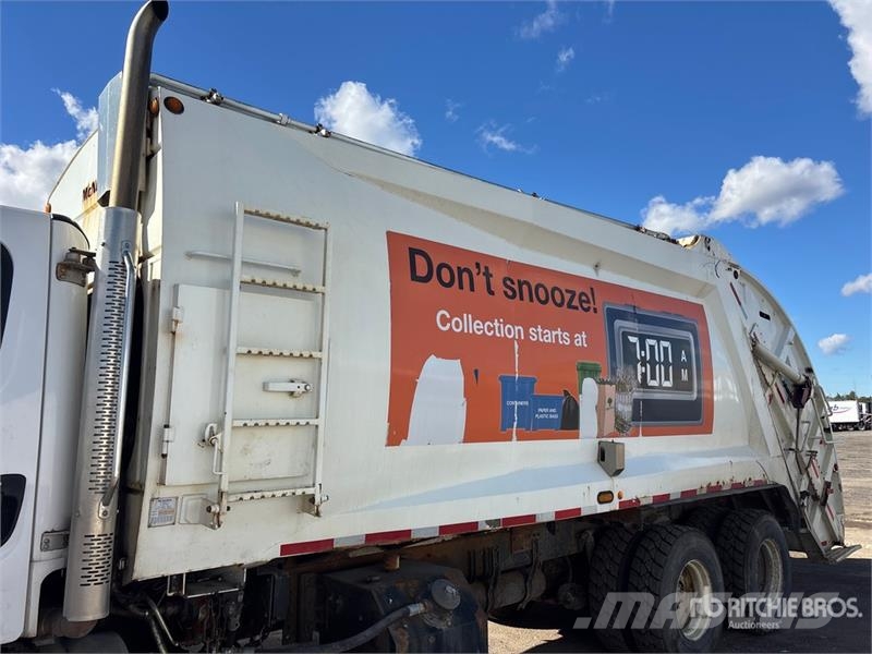 Freightliner M2 106 Camion dei rifiuti