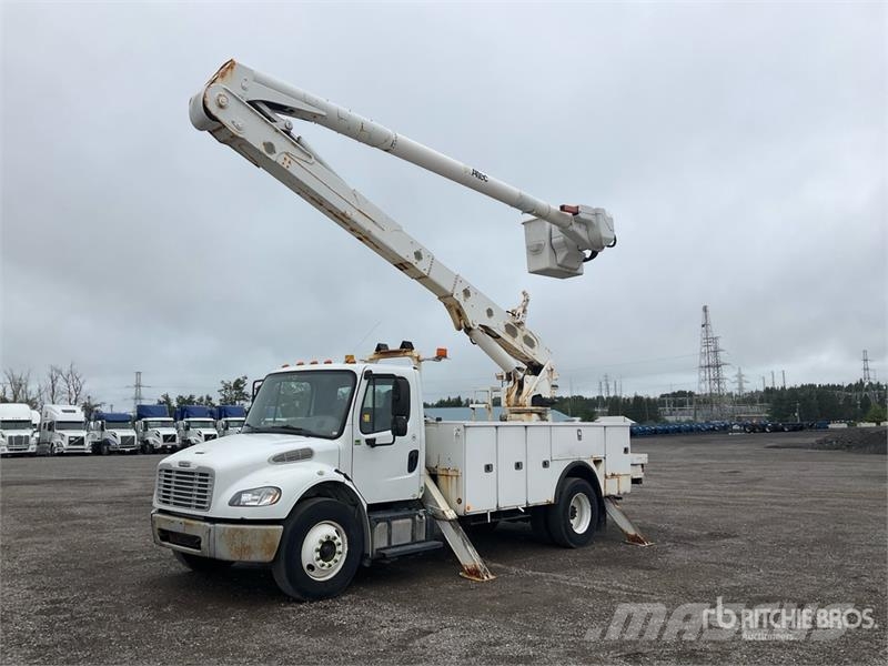 Freightliner M2 106 トラック高所作業車