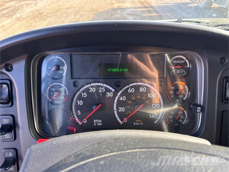 Freightliner M2 106 Camion a temperatura controllata