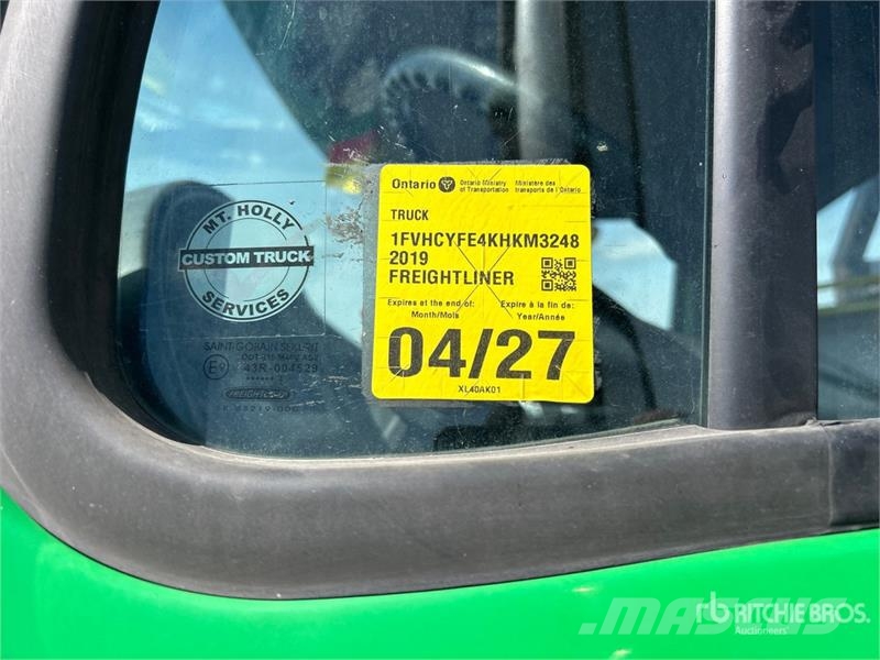 Freightliner M2 106 Hinausautot