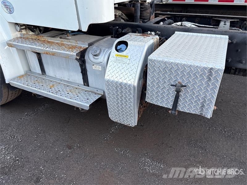 Freightliner M2 106 Kabine i unutrašnjost