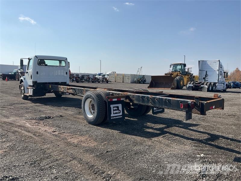 Freightliner M2 106 Kabine i unutrašnjost
