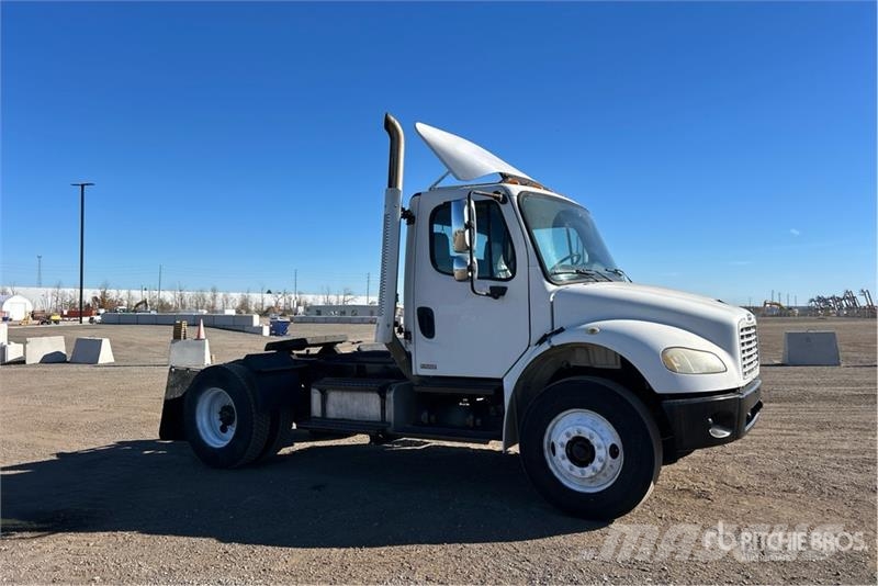 Freightliner M2 106 Nyergesvontatók