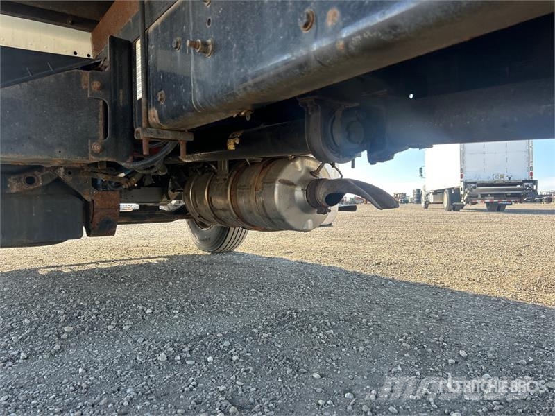 Freightliner M2 106 Sanduk kamioni