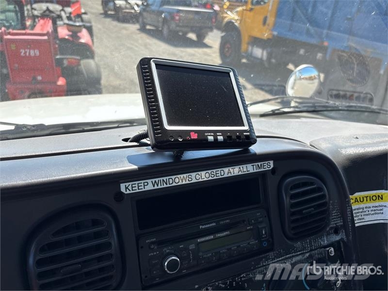 Freightliner M2 106 Прибиральні машини