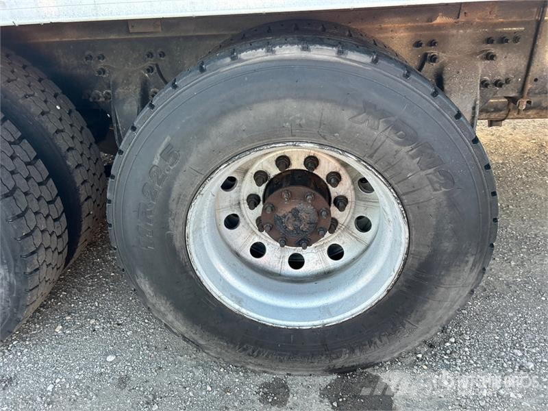 Freightliner M2 106 Isotermos y frigoríficos