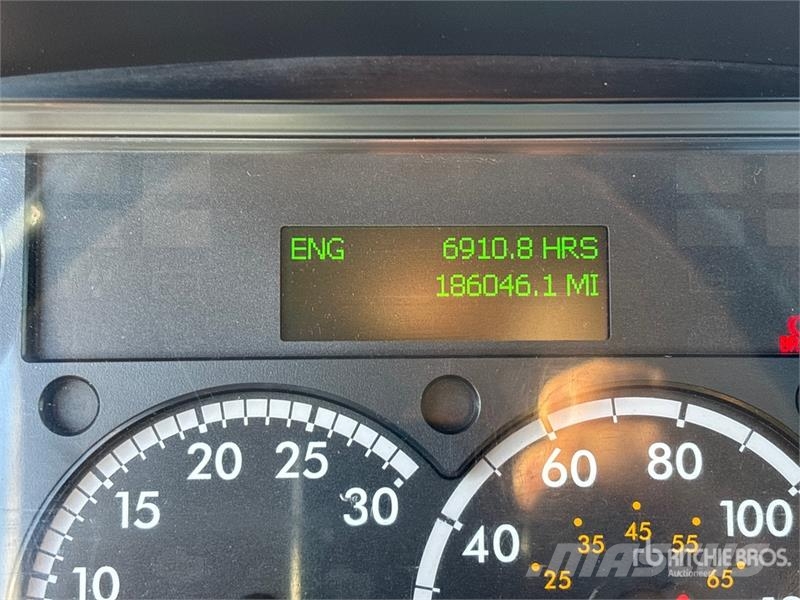 Freightliner M2 106 Sadulveokid