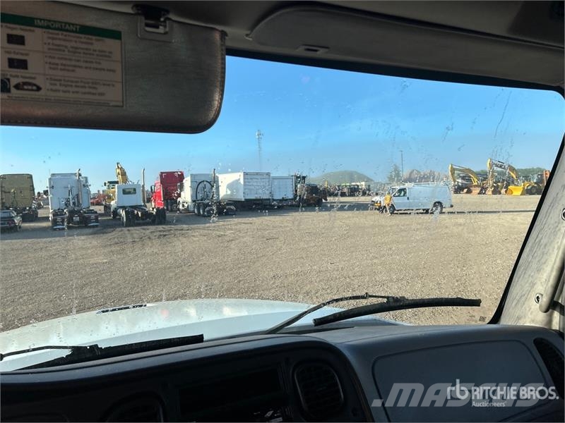 Freightliner M2 106 Isotermos y frigoríficos