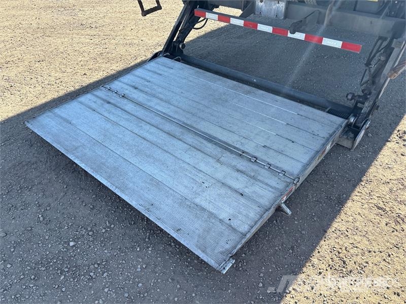 Freightliner M2 106 Temperature controlled trucks