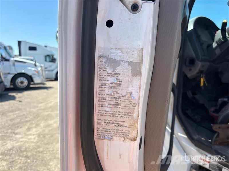 Freightliner M2 106 Cabinas e interior