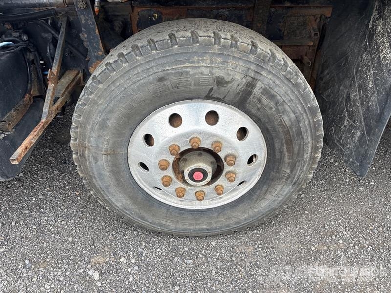 Freightliner M2 106 Camiones bañeras basculantes o volquetes