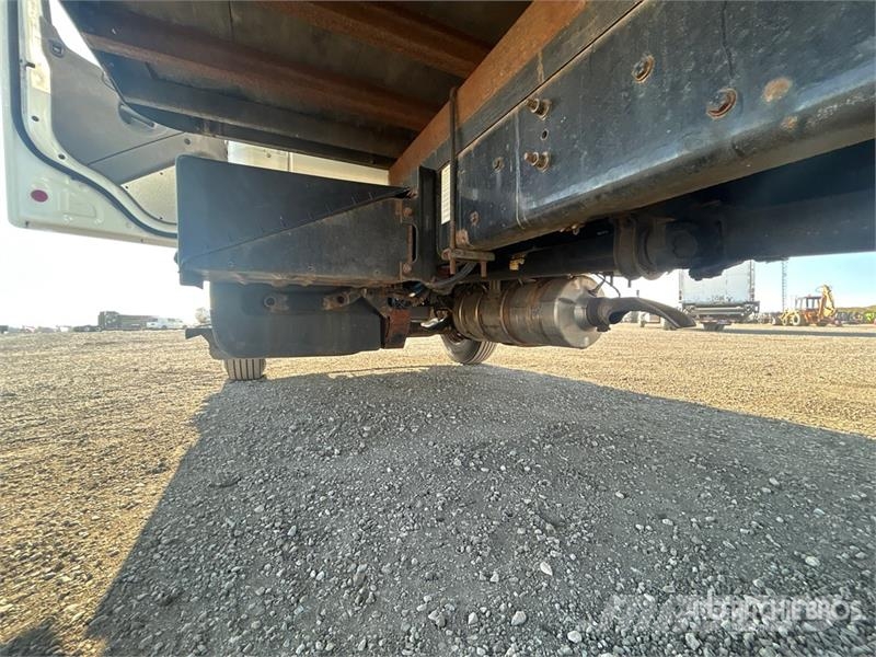 Freightliner M2 106 Sanduk kamioni
