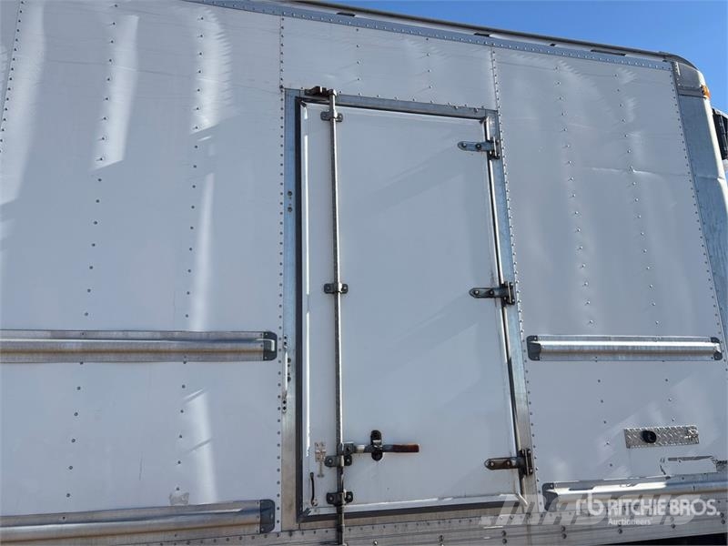 Freightliner M2 106 Temperature controlled trucks