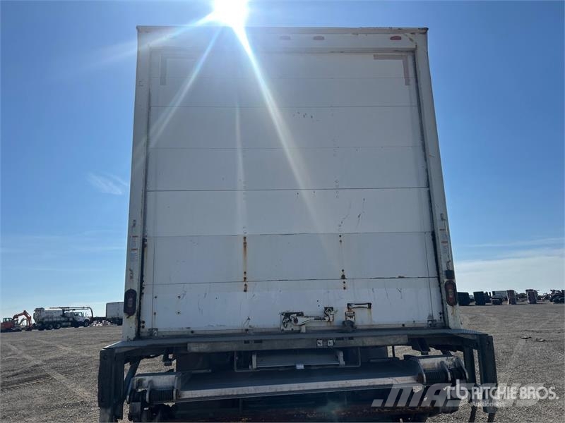 Freightliner M2 106 Sanduk kamioni