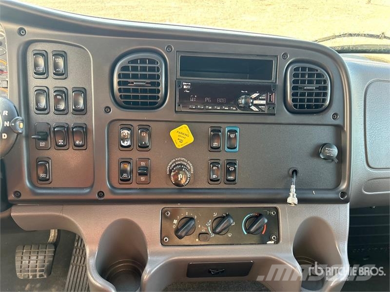 Freightliner M2 106 Isotermos y frigoríficos
