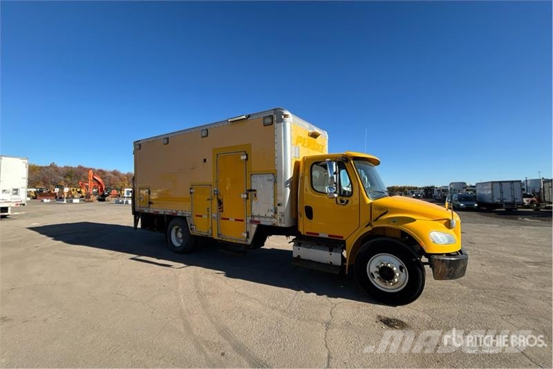 Freightliner M2 106 Pick up/Dropside
