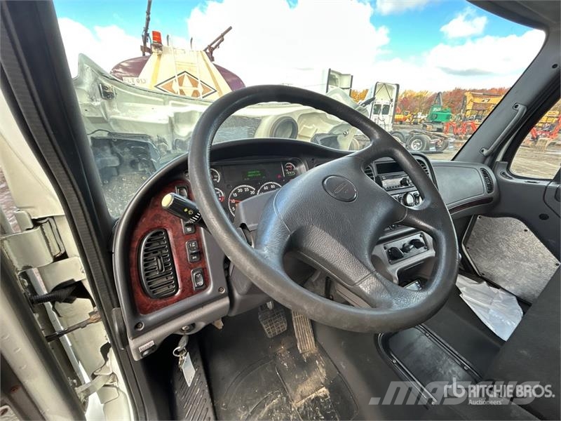 Freightliner M2 106 Kamioni hladnjače
