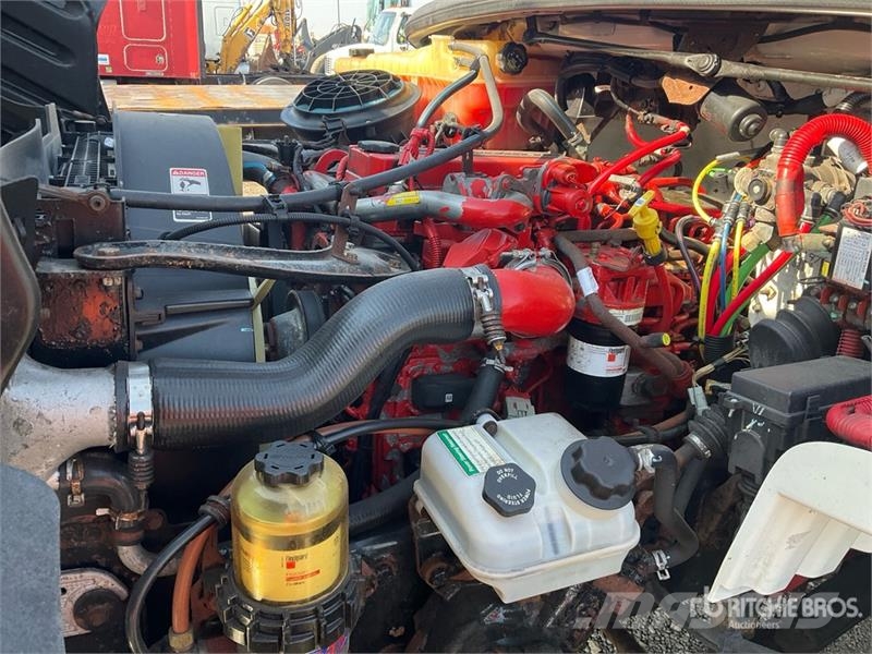 Freightliner M2 106 Kabine i unutrašnjost