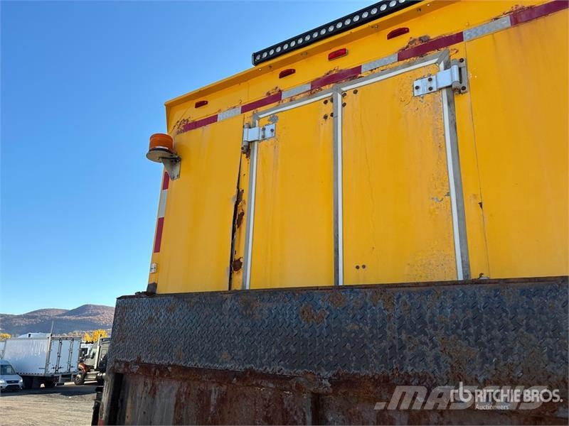 Freightliner M2 106 Pick up/Dropside