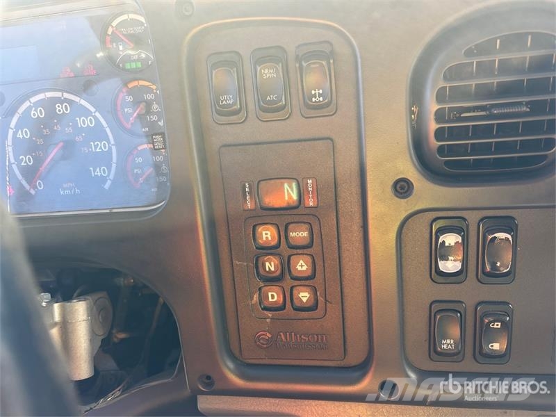 Freightliner M2 106 Kabine i unutrašnjost